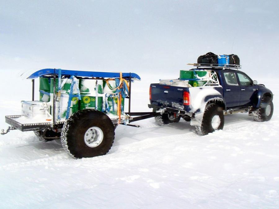  Toyota Hilux AT44 Arctic Trucks 2007 года  (фото 29 из 30)